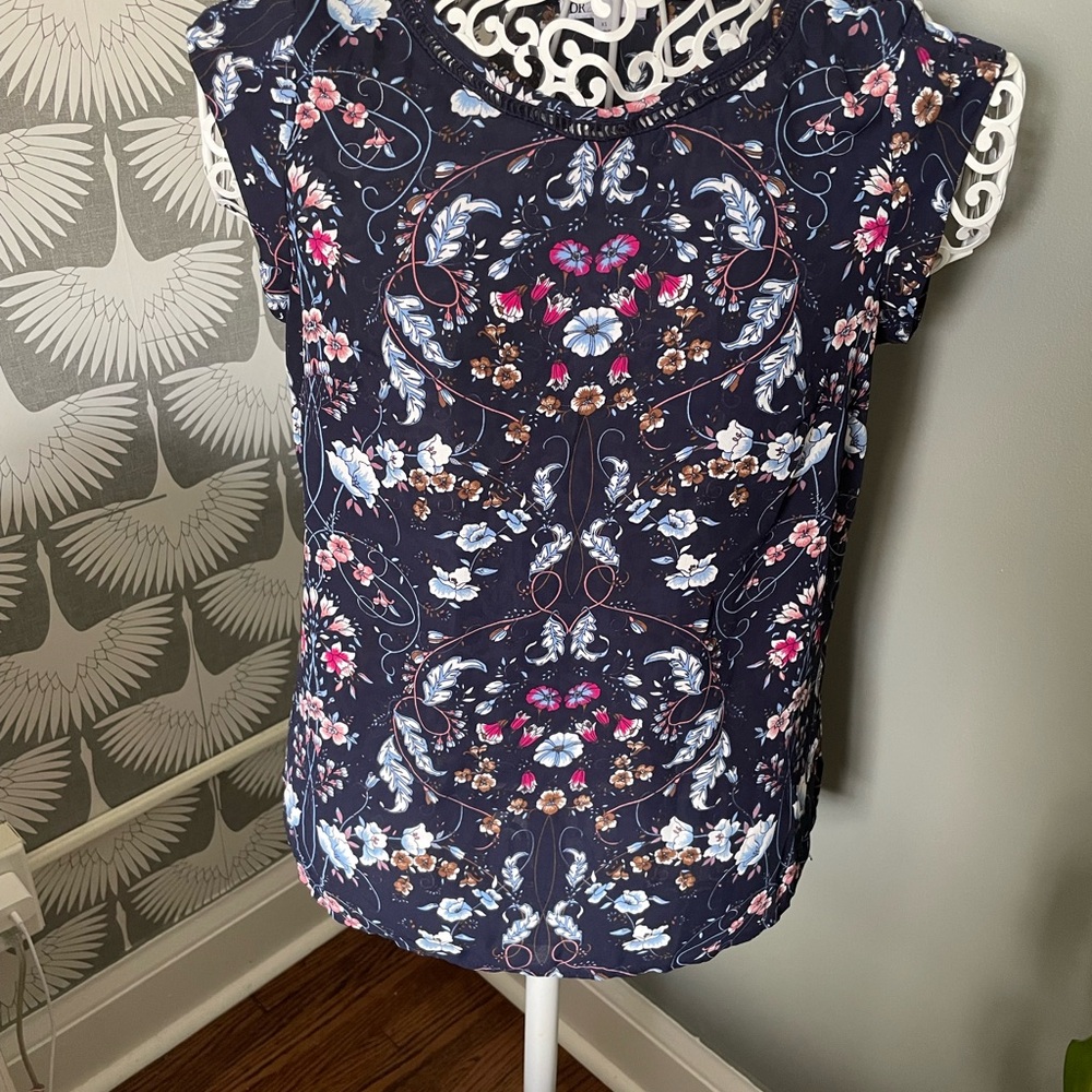 DR2 Pink and Blue Cap Sleeve Graphic Blouse